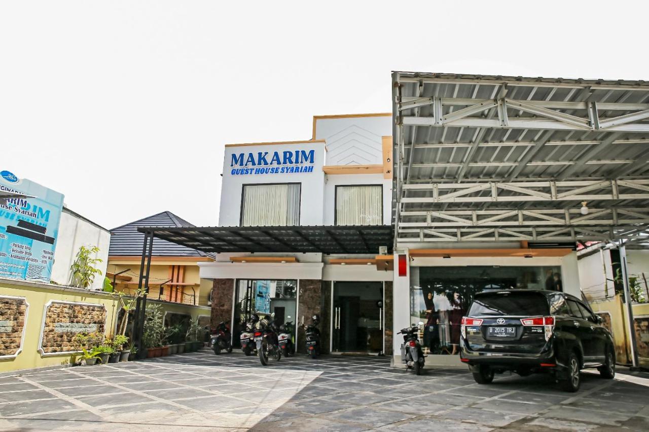 Oyo 90221 Makarim Guest House Syariah 판칼란분 외부 사진