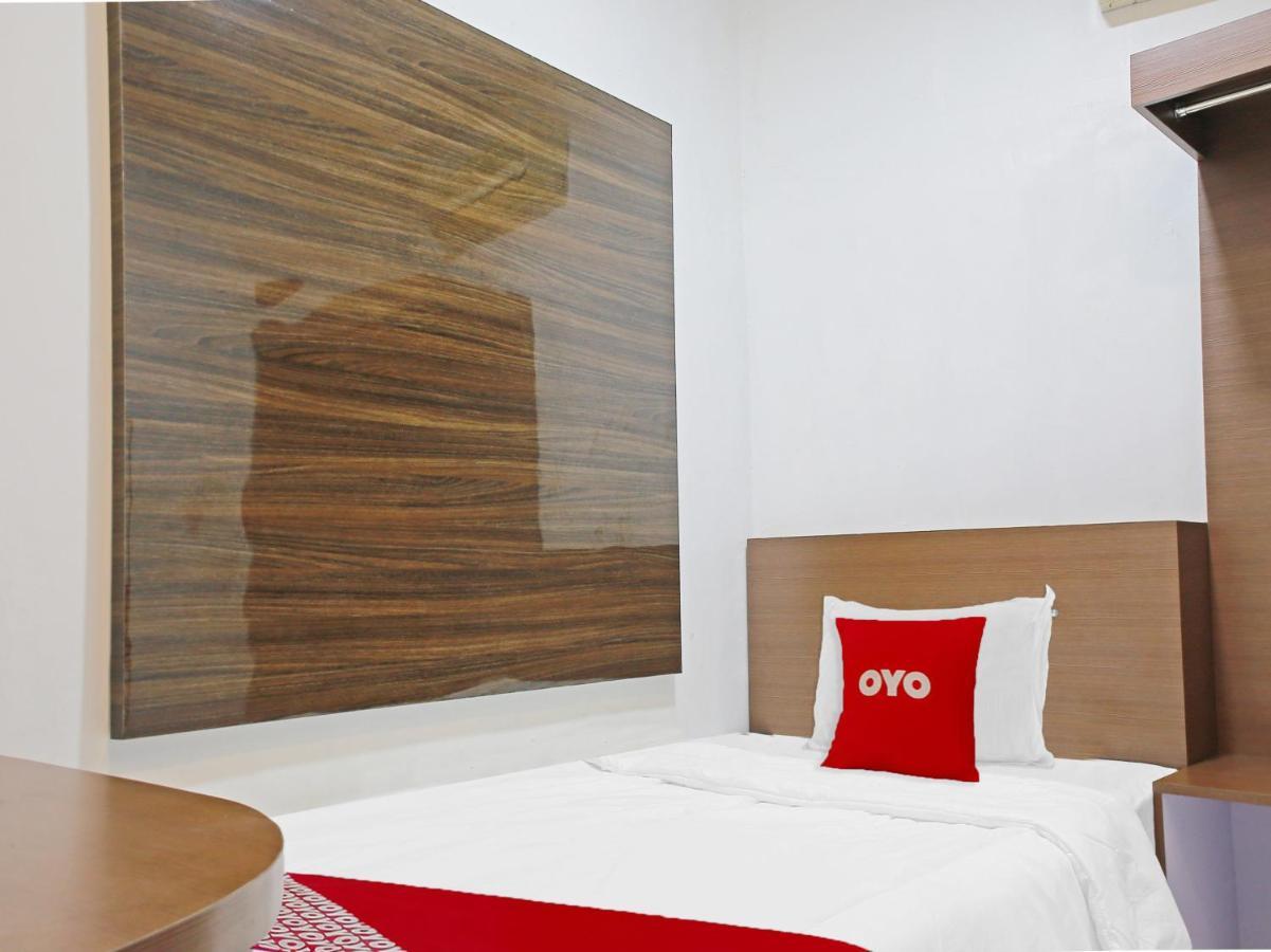 Oyo 90221 Makarim Guest House Syariah 판칼란분 외부 사진