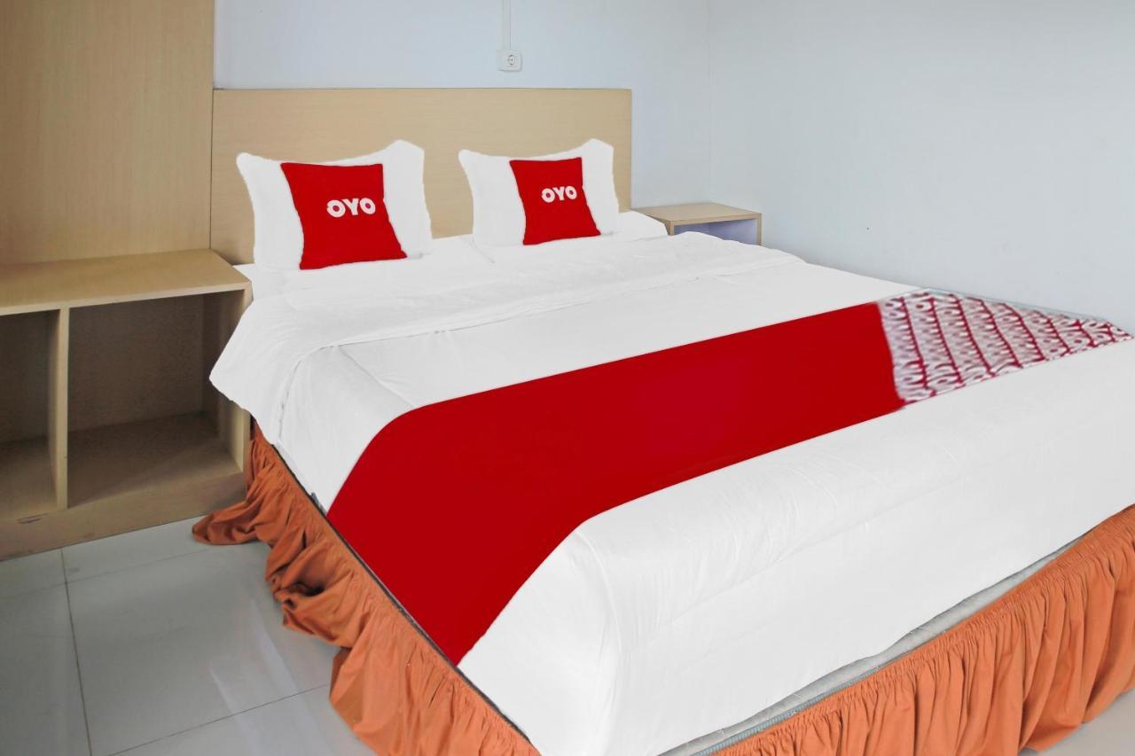 Oyo 90221 Makarim Guest House Syariah 판칼란분 외부 사진