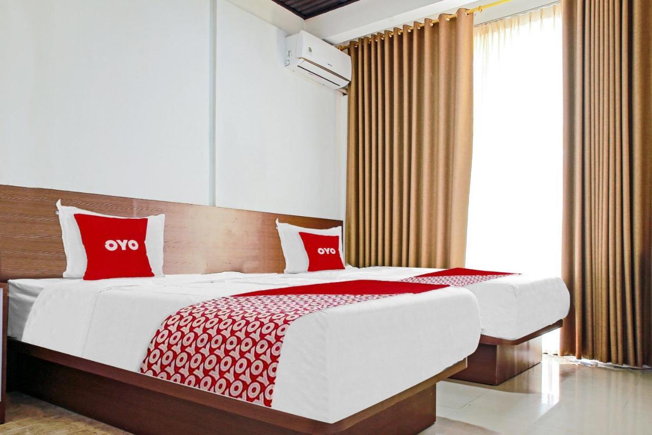 Oyo 90221 Makarim Guest House Syariah 판칼란분 외부 사진